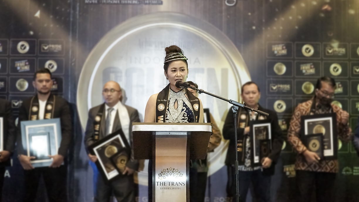 Intan Aprillia Minten Kraft mendapatkan penghargaan dari Indonesian Achievement Magazine 2022